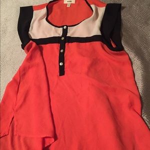 Meraki lightweight, sleeveless top